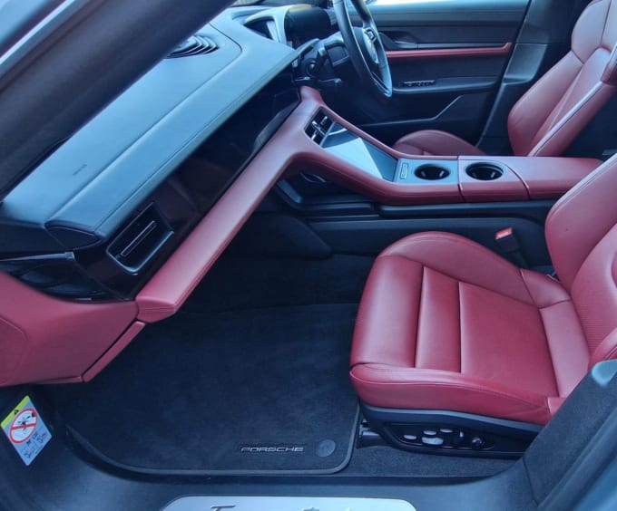 2025 Porsche Taycan