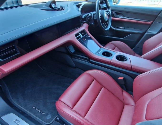 2025 Porsche Taycan