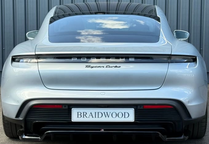 2025 Porsche Taycan