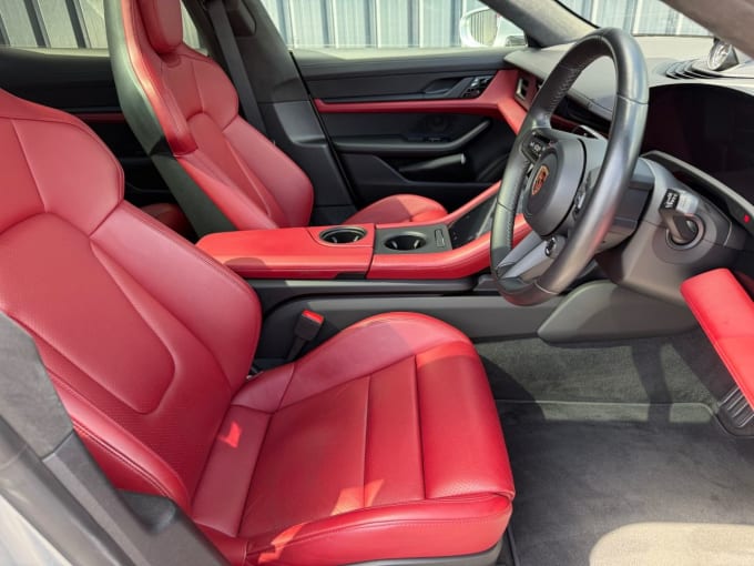 2025 Porsche Taycan