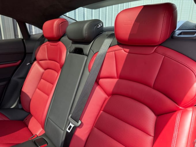 2025 Porsche Taycan