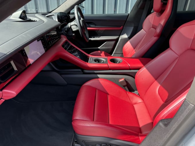2025 Porsche Taycan