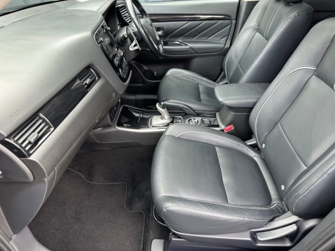 2025 Mitsubishi Outlander