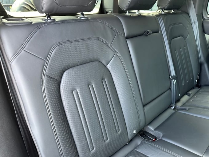 2025 Land Rover Defender