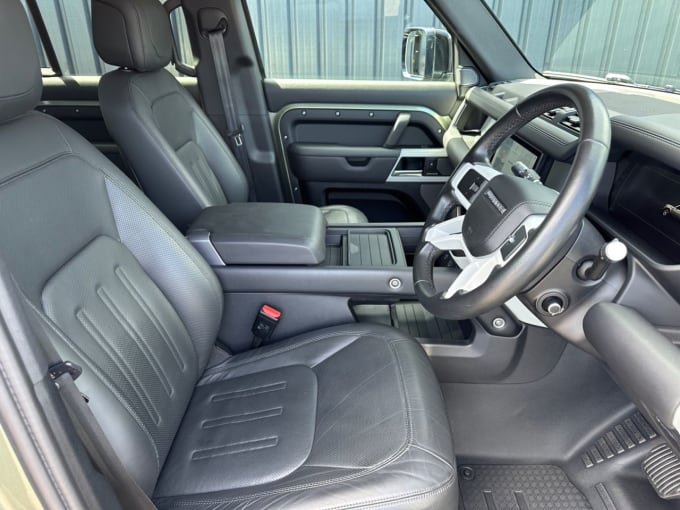 2025 Land Rover Defender