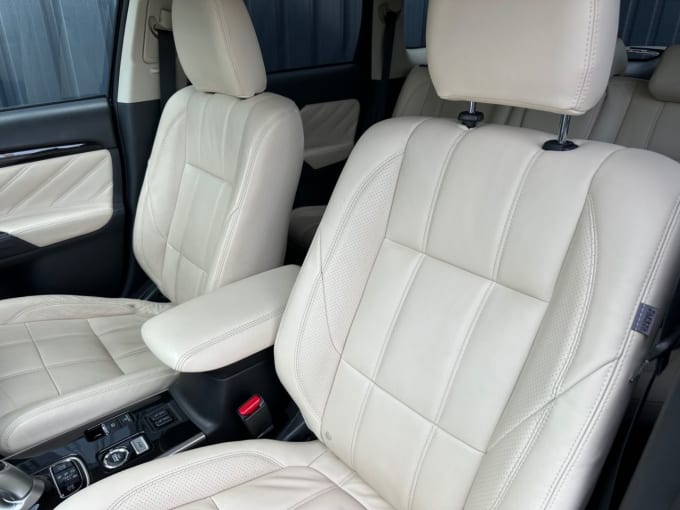 2025 Mitsubishi Outlander