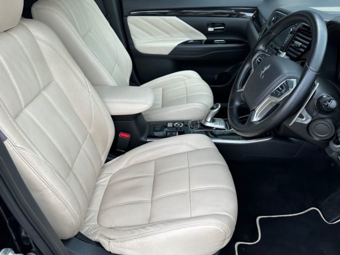 2025 Mitsubishi Outlander