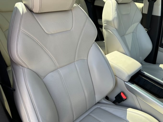 2025 Land Rover Range Rover Evoque