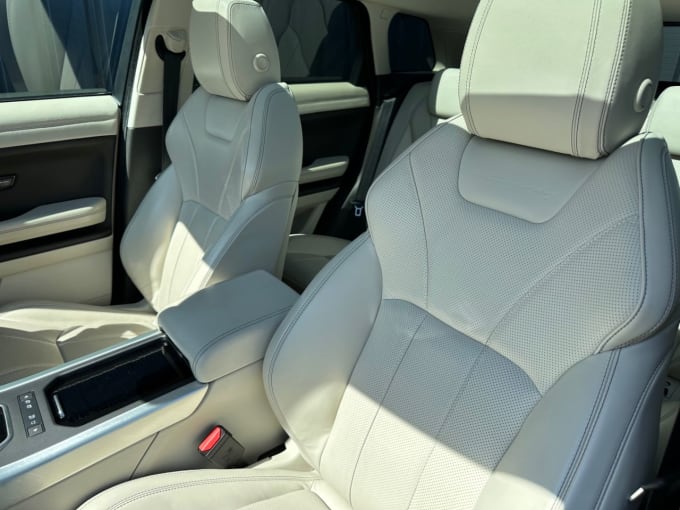 2025 Land Rover Range Rover Evoque