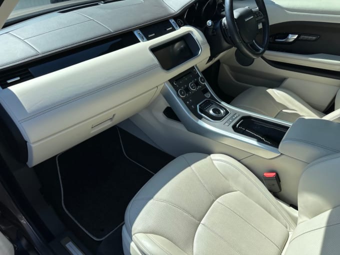 2025 Land Rover Range Rover Evoque