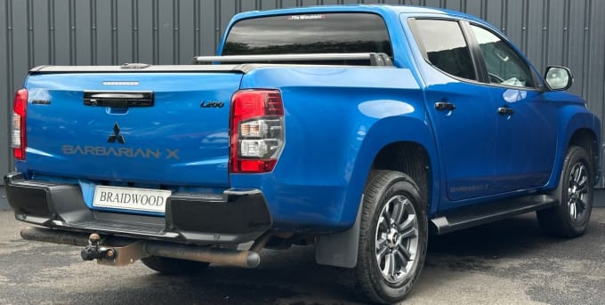 2025 Mitsubishi L200