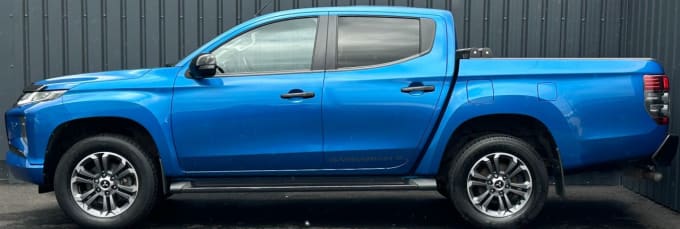 2025 Mitsubishi L200