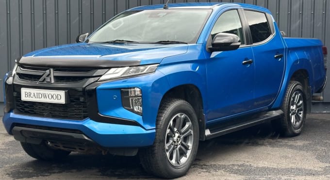 2025 Mitsubishi L200