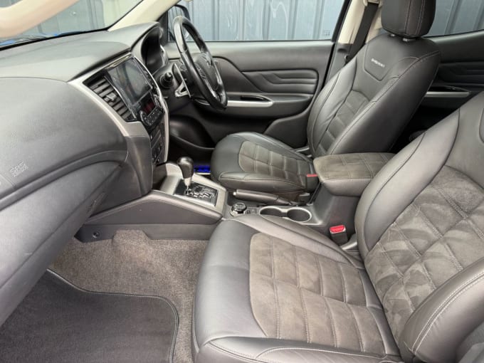 2025 Mitsubishi L200