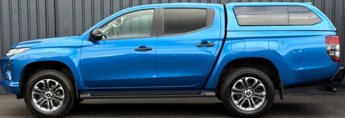 2025 Mitsubishi L200