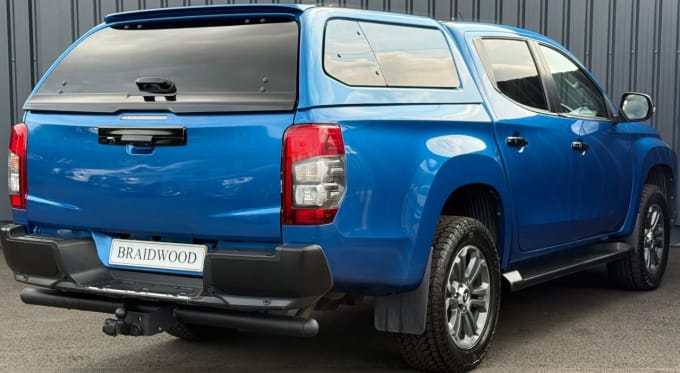 2025 Mitsubishi L200