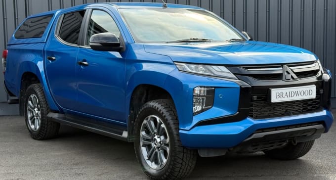 2025 Mitsubishi L200