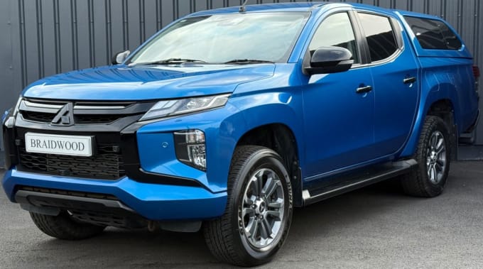 2025 Mitsubishi L200
