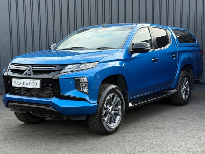 2025 Mitsubishi L200