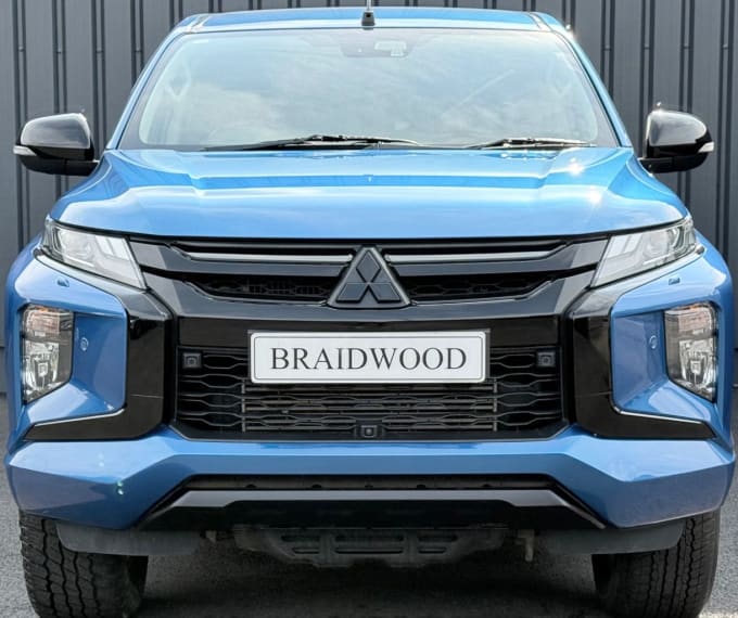 2025 Mitsubishi L200
