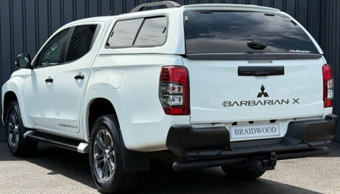 2025 Mitsubishi L200