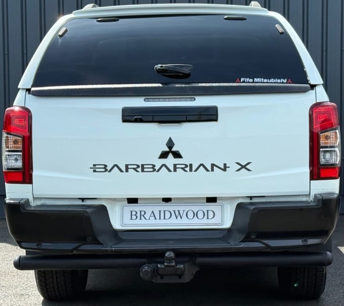 2025 Mitsubishi L200