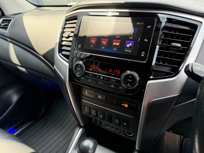 2025 Mitsubishi L200