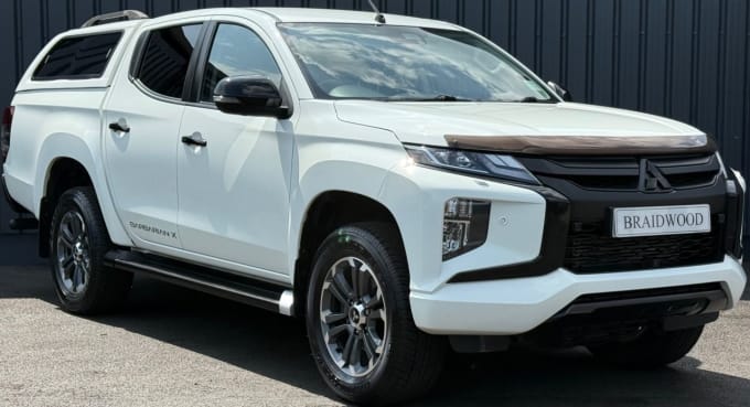 2025 Mitsubishi L200