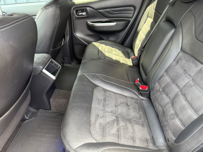 2025 Mitsubishi L200
