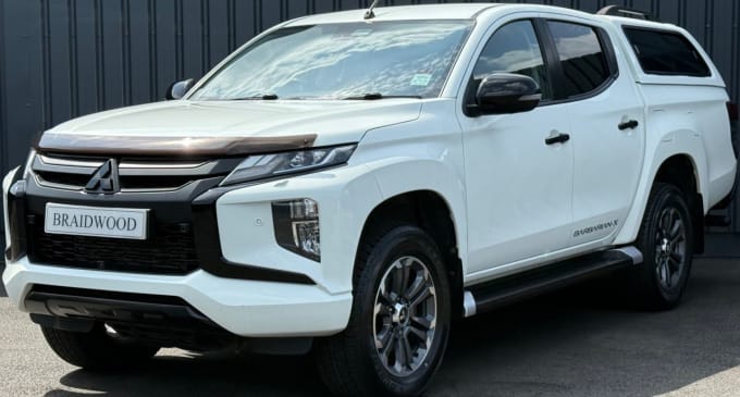 2025 Mitsubishi L200