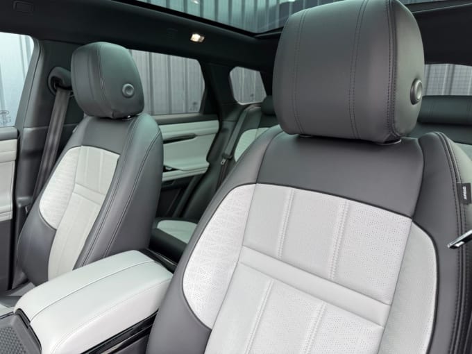 2025 Land Rover Range Rover Evoque