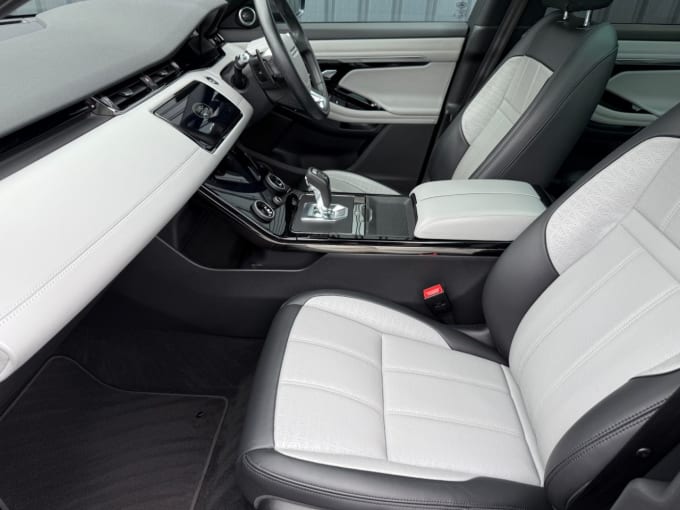 2025 Land Rover Range Rover Evoque