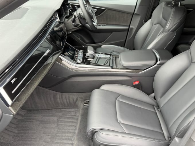 2021 Audi Q8
