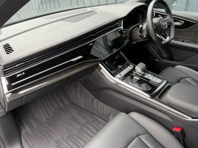 2021 Audi Q8