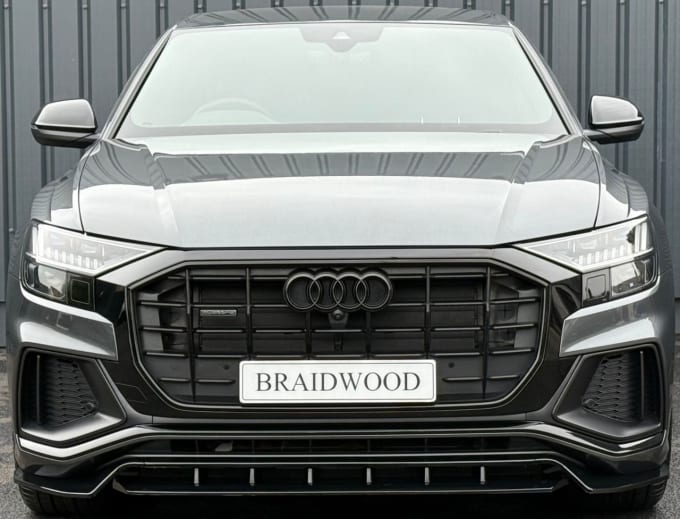 2021 Audi Q8