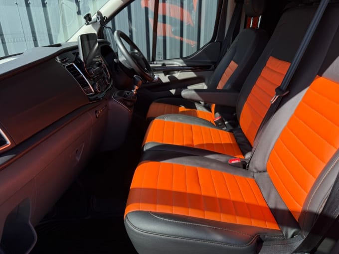 2025 Ford Transit Custom