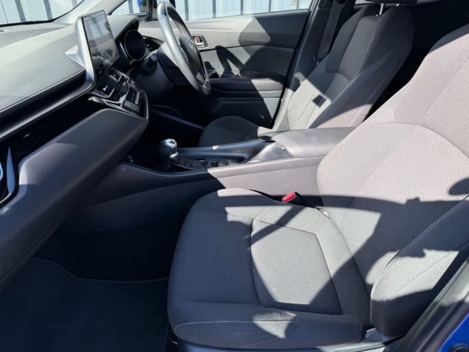 2025 Toyota C-hr