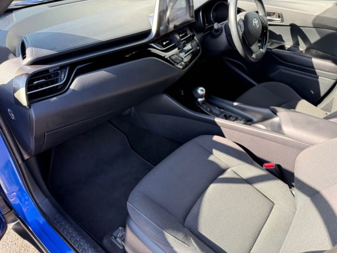 2025 Toyota C-hr