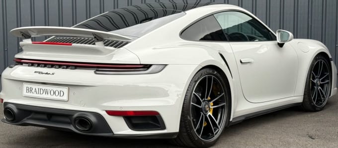 2025 Porsche 911