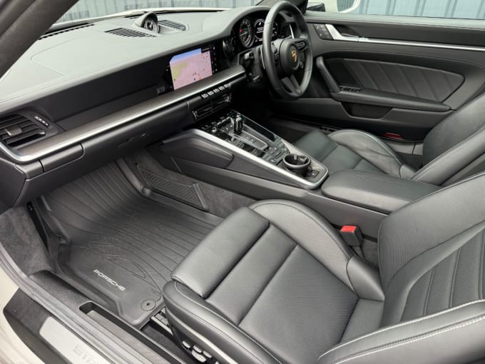 2025 Porsche 911