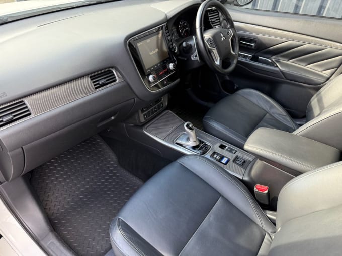 2025 Mitsubishi Outlander