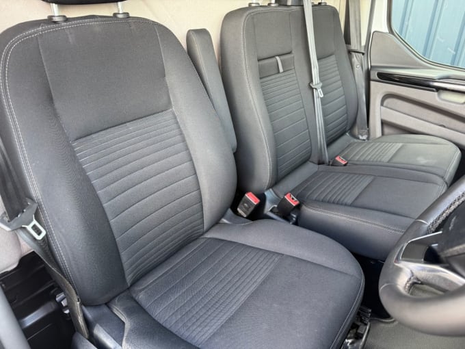 2025 Ford Transit Custom
