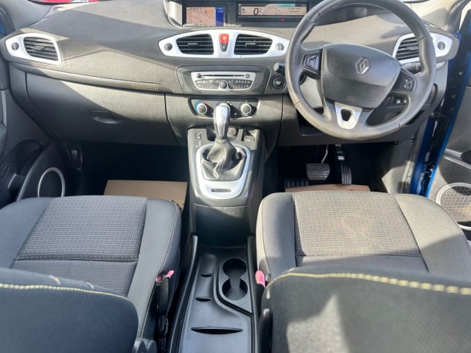 2025 Renault Scenic