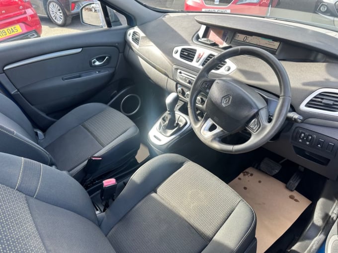 2025 Renault Scenic