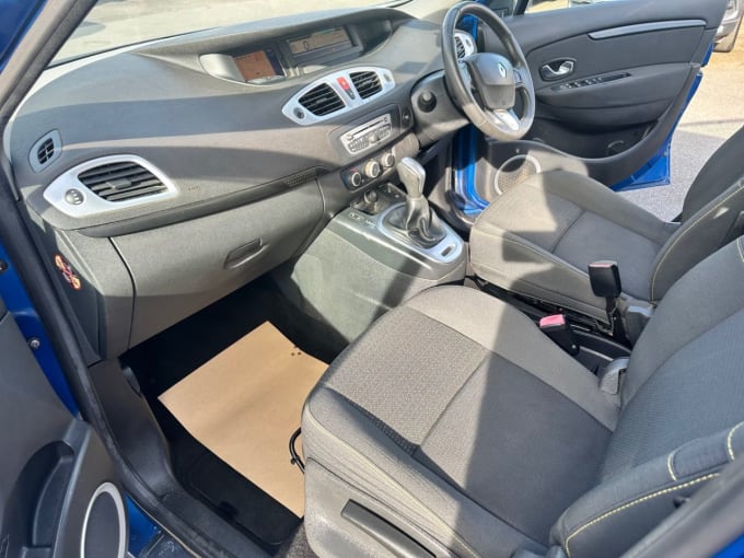 2025 Renault Scenic