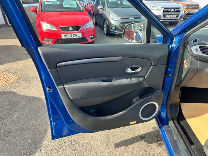 2025 Renault Scenic