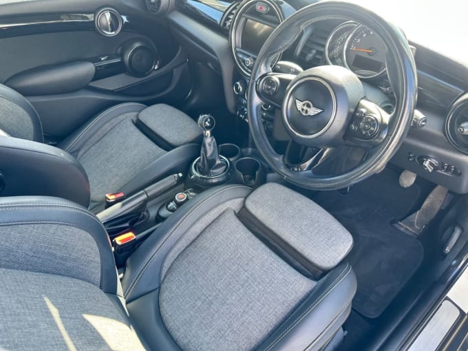 2025 Mini Hatch