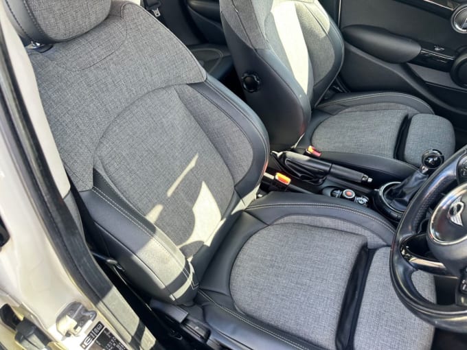 2025 Mini Hatch