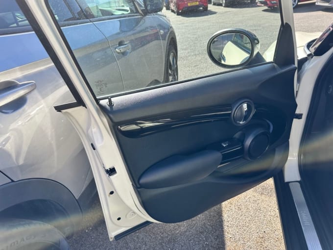 2025 Mini Hatch