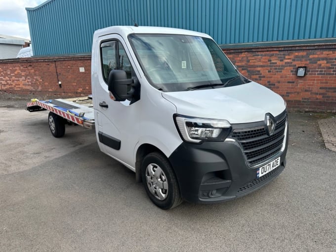 2025 Renault Master